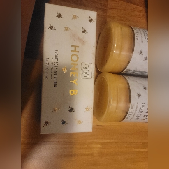 Scottish Fine Soap Honey B You Choose: Scrub, Wash, Lotion OR 4pc Bar Soap Set - Picture 13 of 16